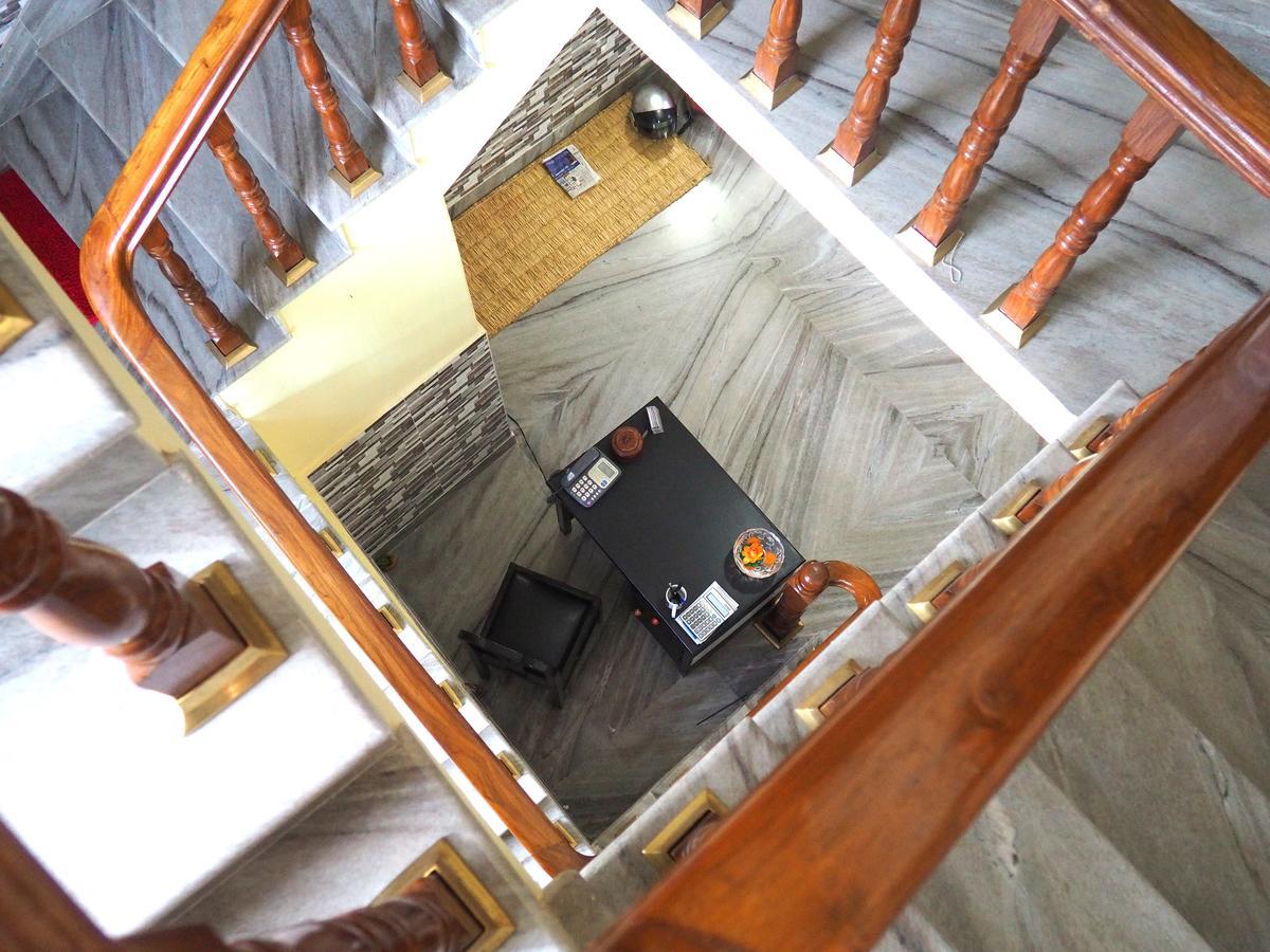 Aroma Tourist Hostel โพคารา ภายนอก รูปภาพ