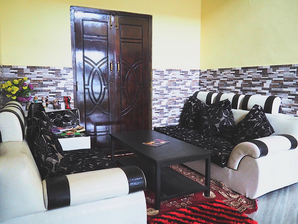 Aroma Tourist Hostel โพคารา ภายนอก รูปภาพ
