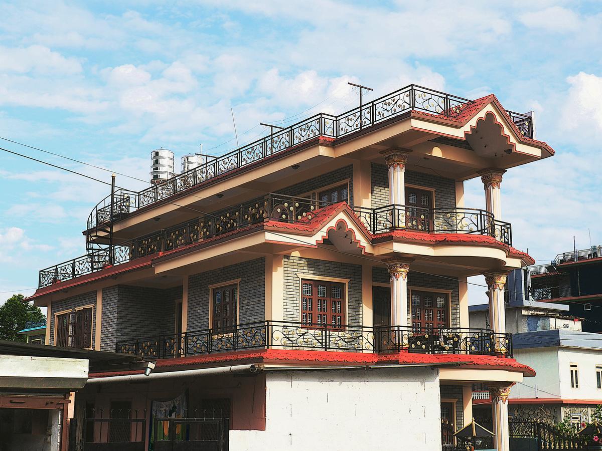 Aroma Tourist Hostel โพคารา ภายนอก รูปภาพ