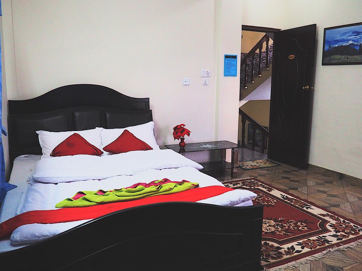 Aroma Tourist Hostel โพคารา ภายนอก รูปภาพ
