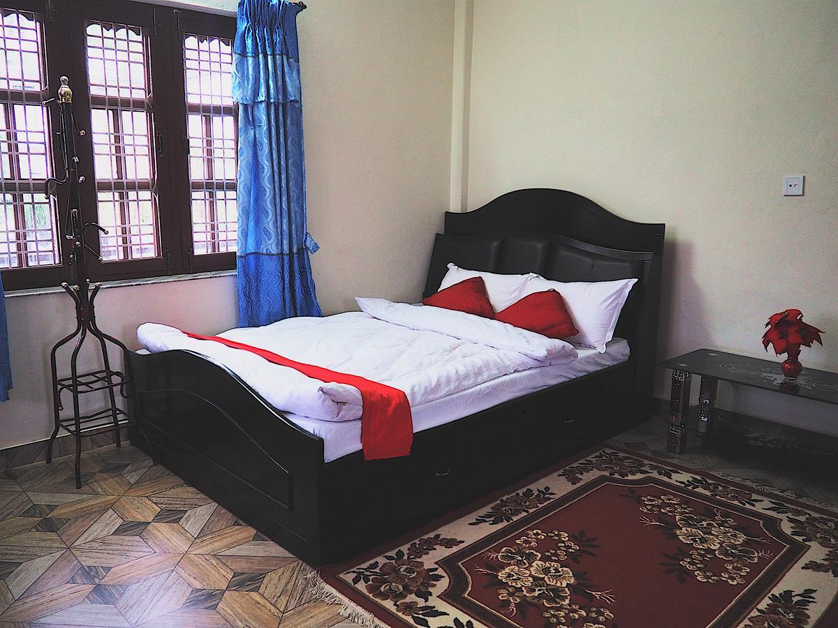Aroma Tourist Hostel โพคารา ภายนอก รูปภาพ