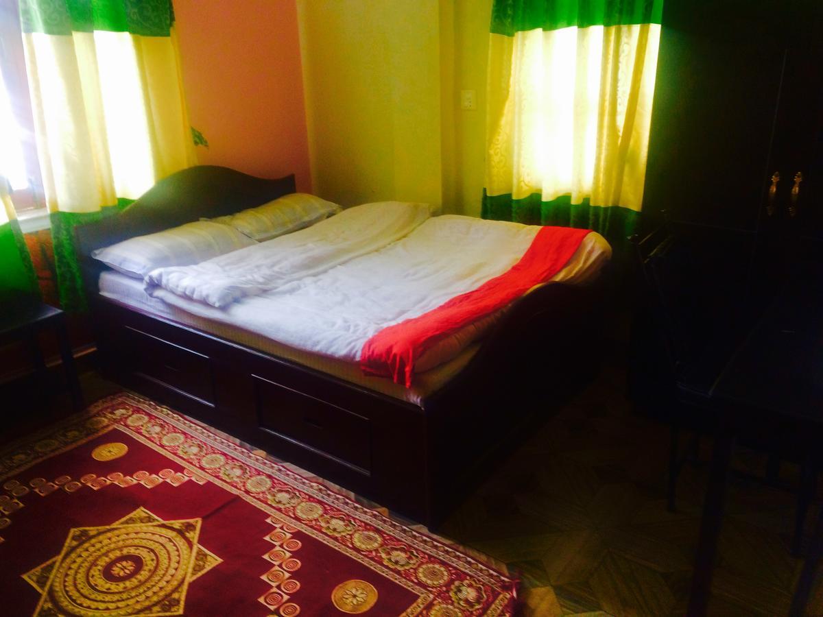 Aroma Tourist Hostel โพคารา ภายนอก รูปภาพ