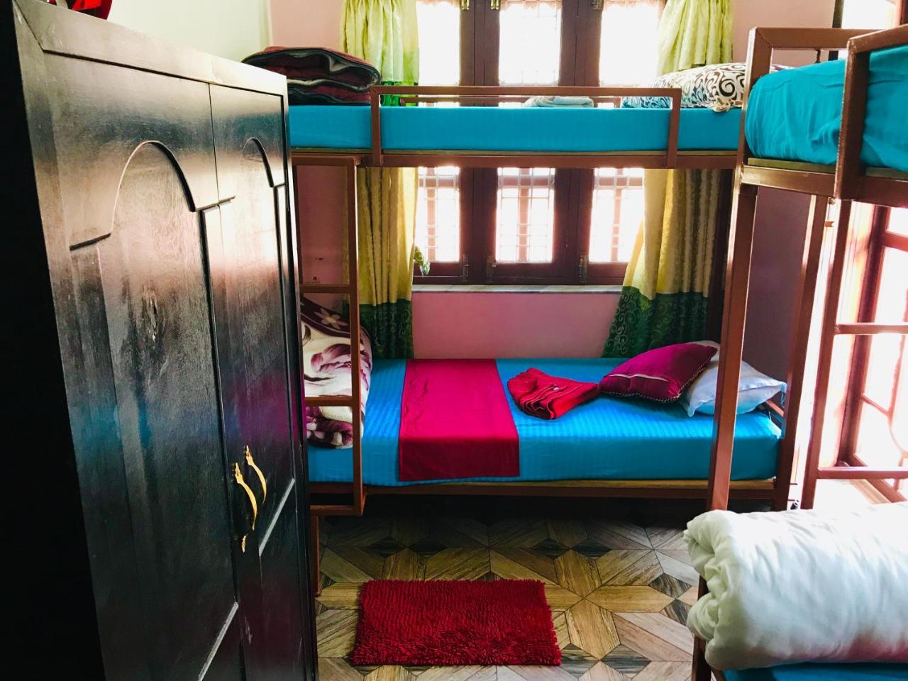 Aroma Tourist Hostel โพคารา ภายนอก รูปภาพ