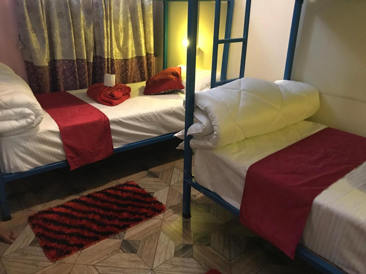Aroma Tourist Hostel โพคารา ภายนอก รูปภาพ