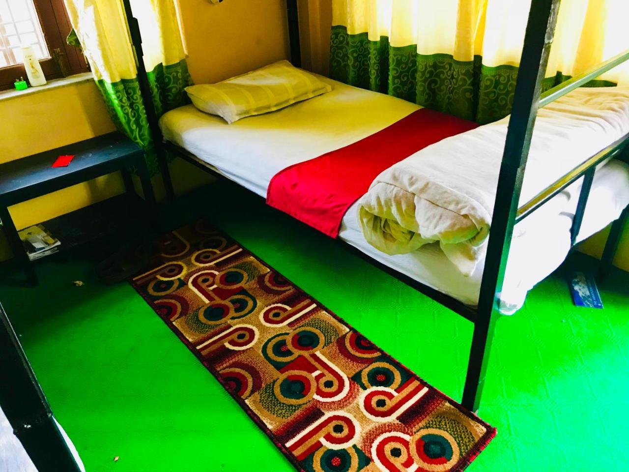 Aroma Tourist Hostel โพคารา ภายนอก รูปภาพ