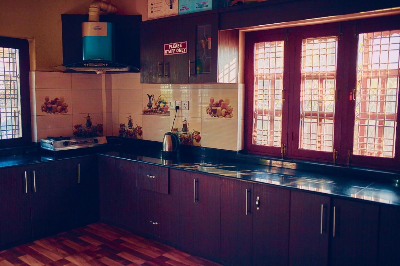 Aroma Tourist Hostel โพคารา ภายนอก รูปภาพ